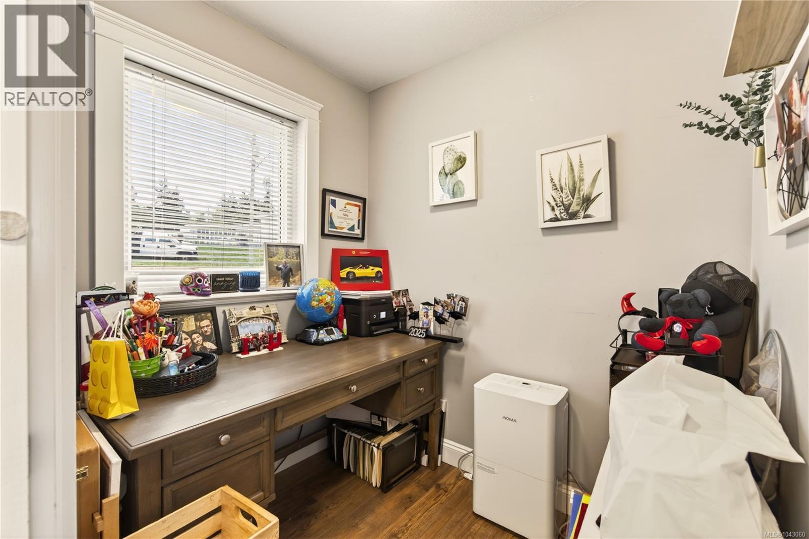 1950 Estevan Rd - 37