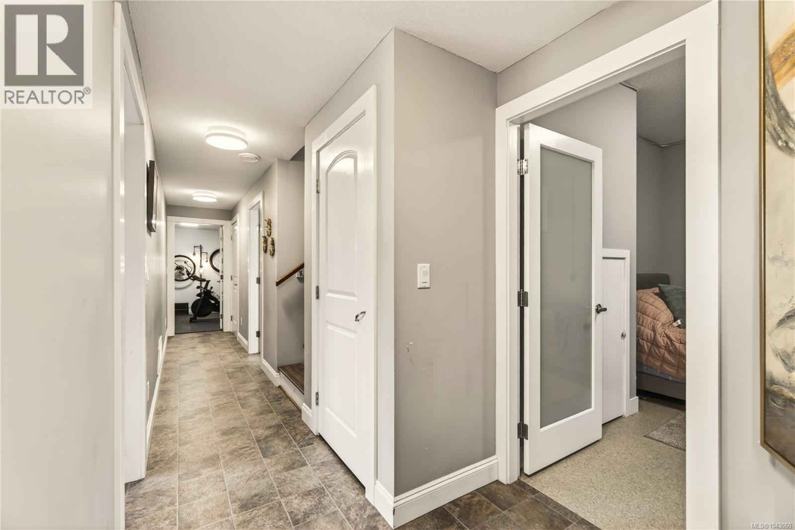 1950 Estevan Rd - 61