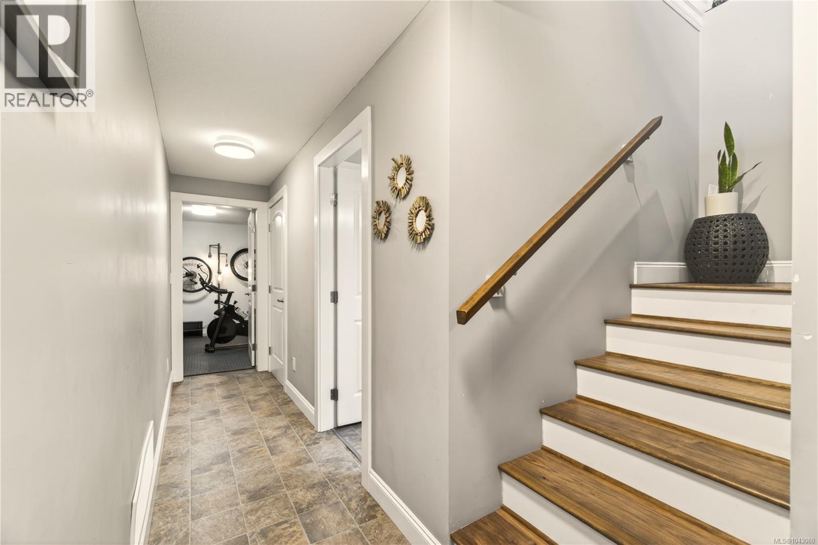 1950 Estevan Rd - 66