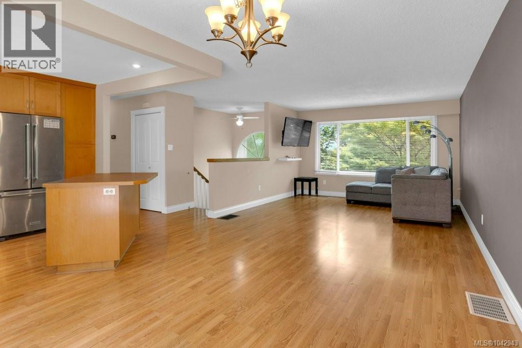 785 Parkview Dr, Nanaimo