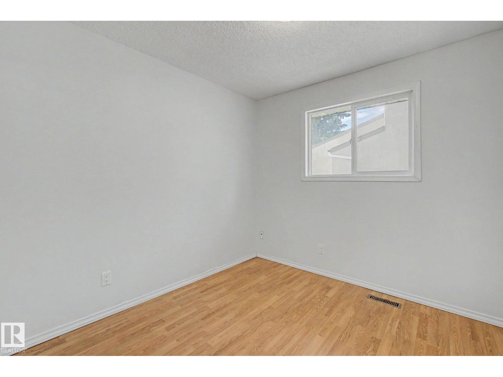 6237 13 AV NW - 13