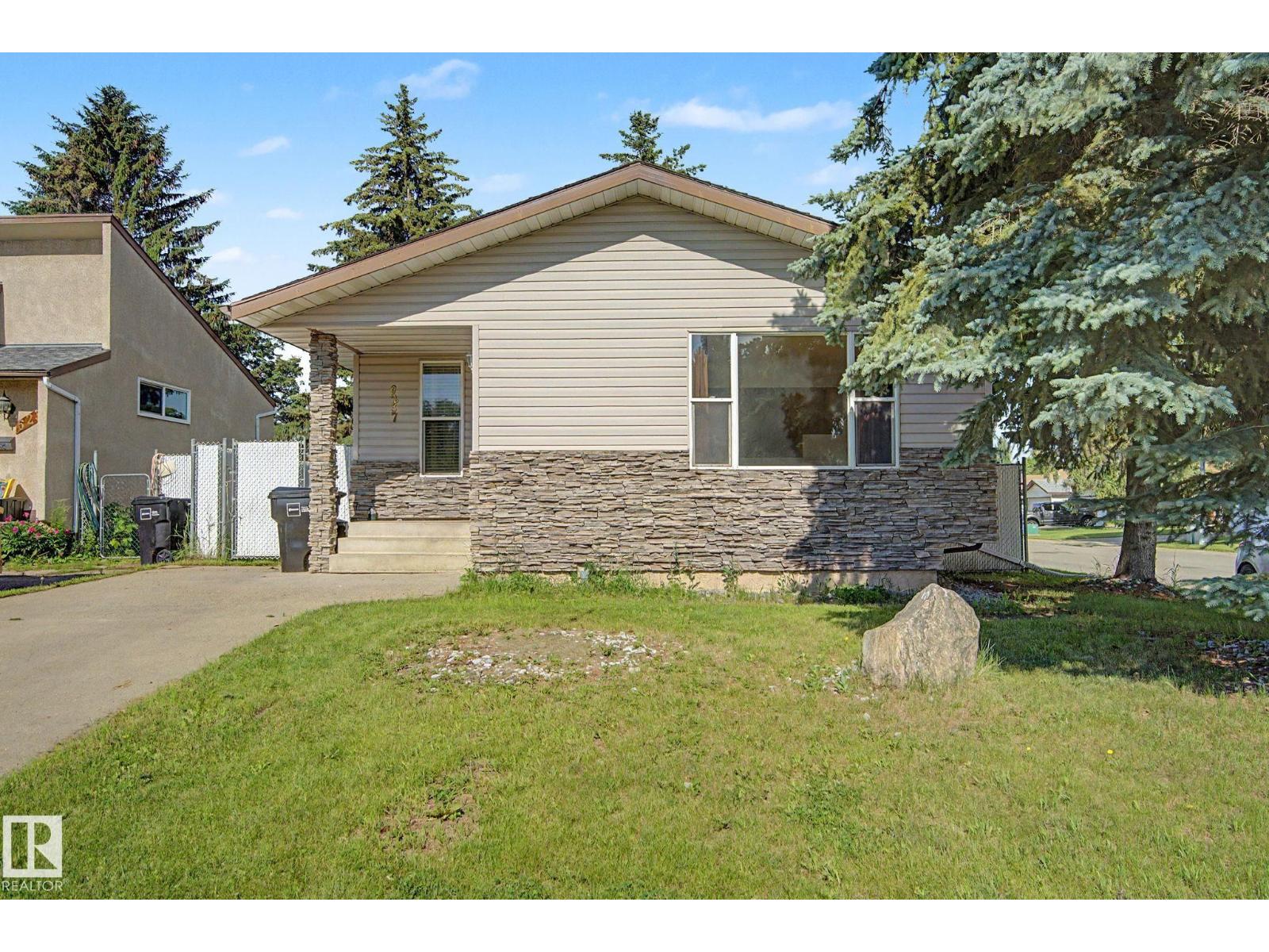 6237 13 AV NW - 1