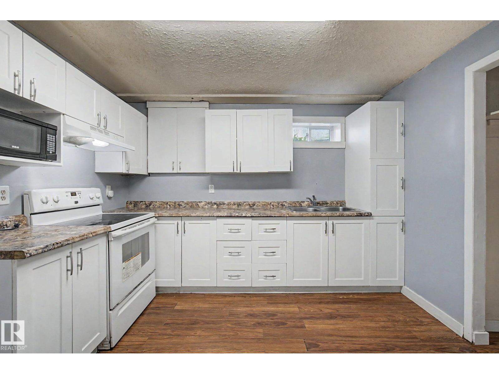 6237 13 AV NW - 24