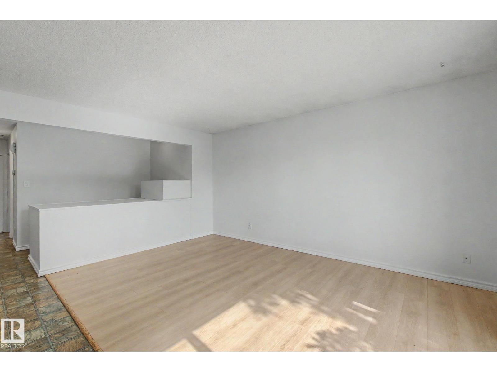 6237 13 AV NW - 4