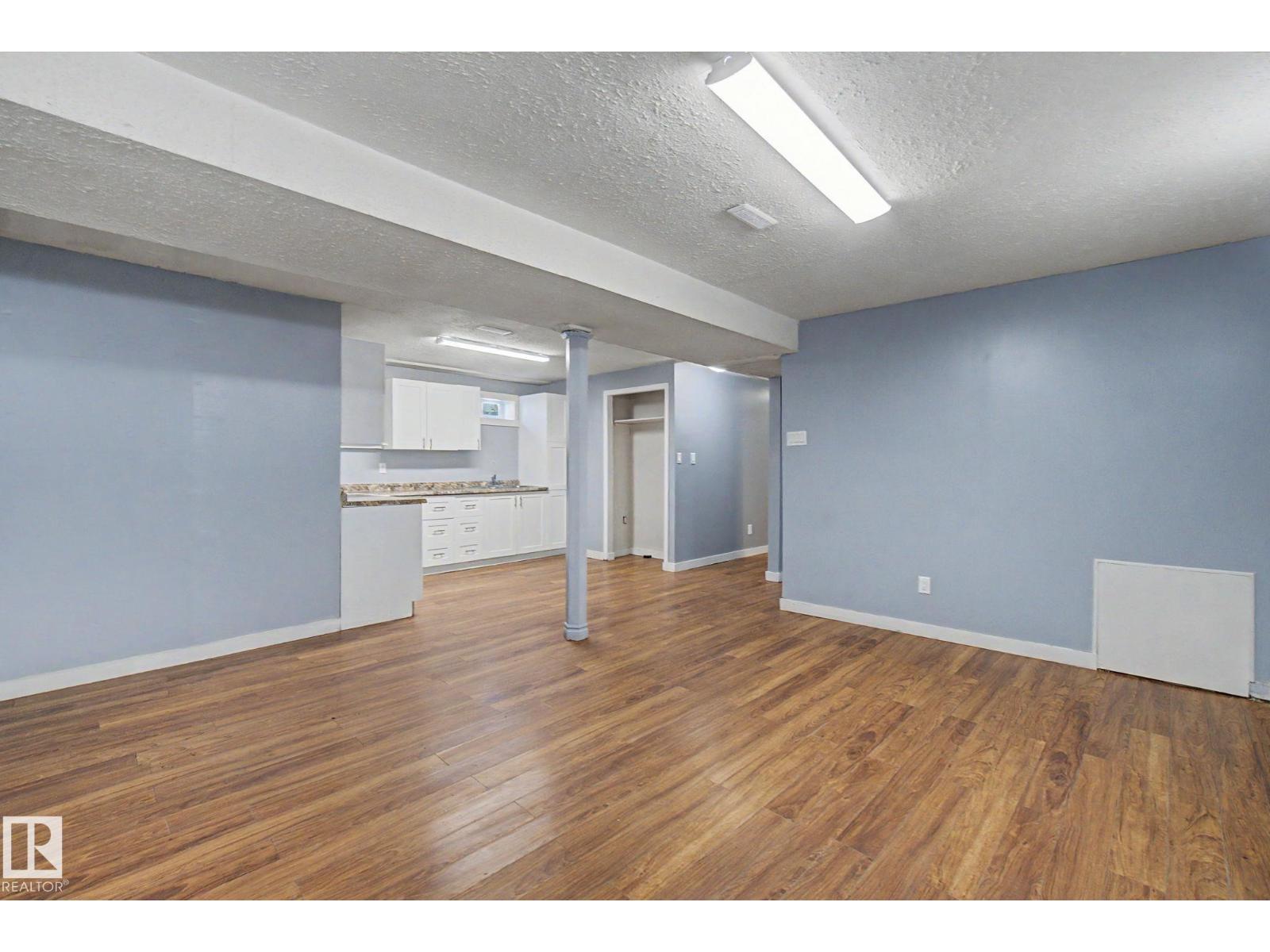 6237 13 AV NW - 29