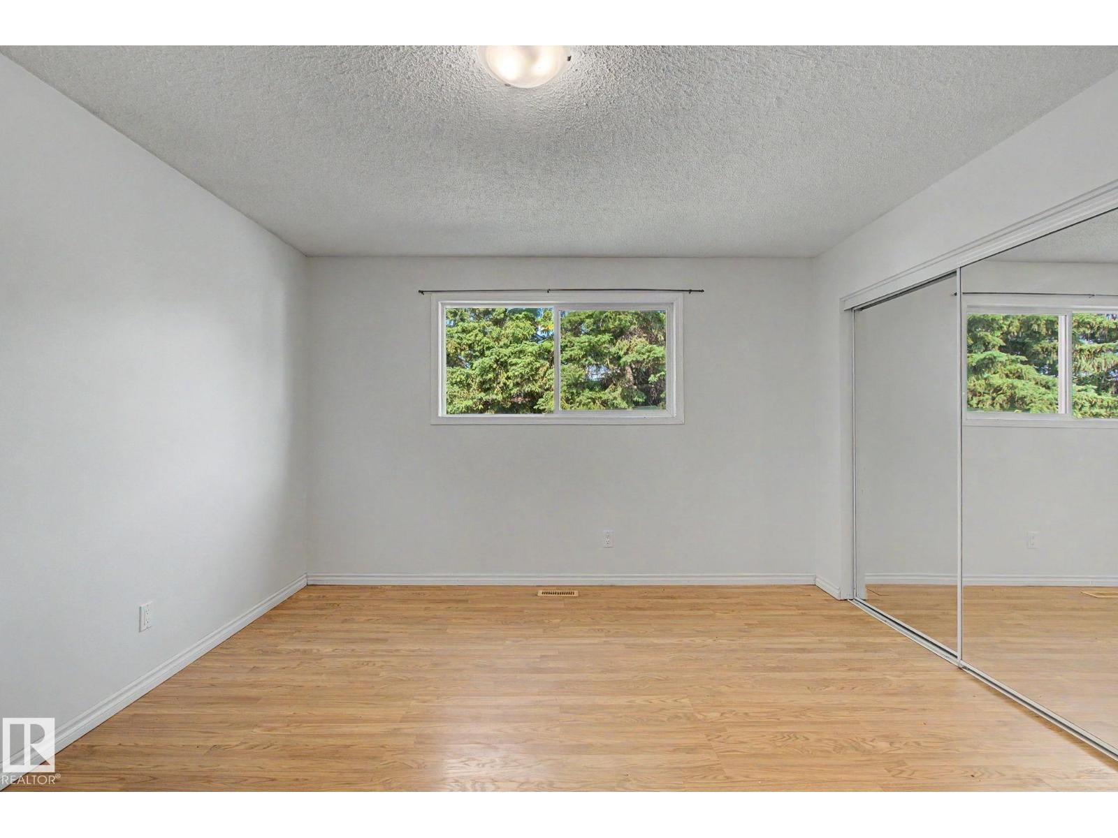 6237 13 AV NW - 21