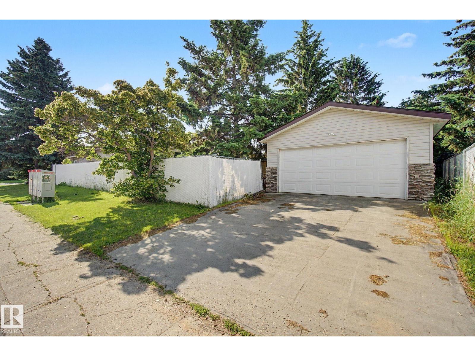 6237 13 AV NW - 47