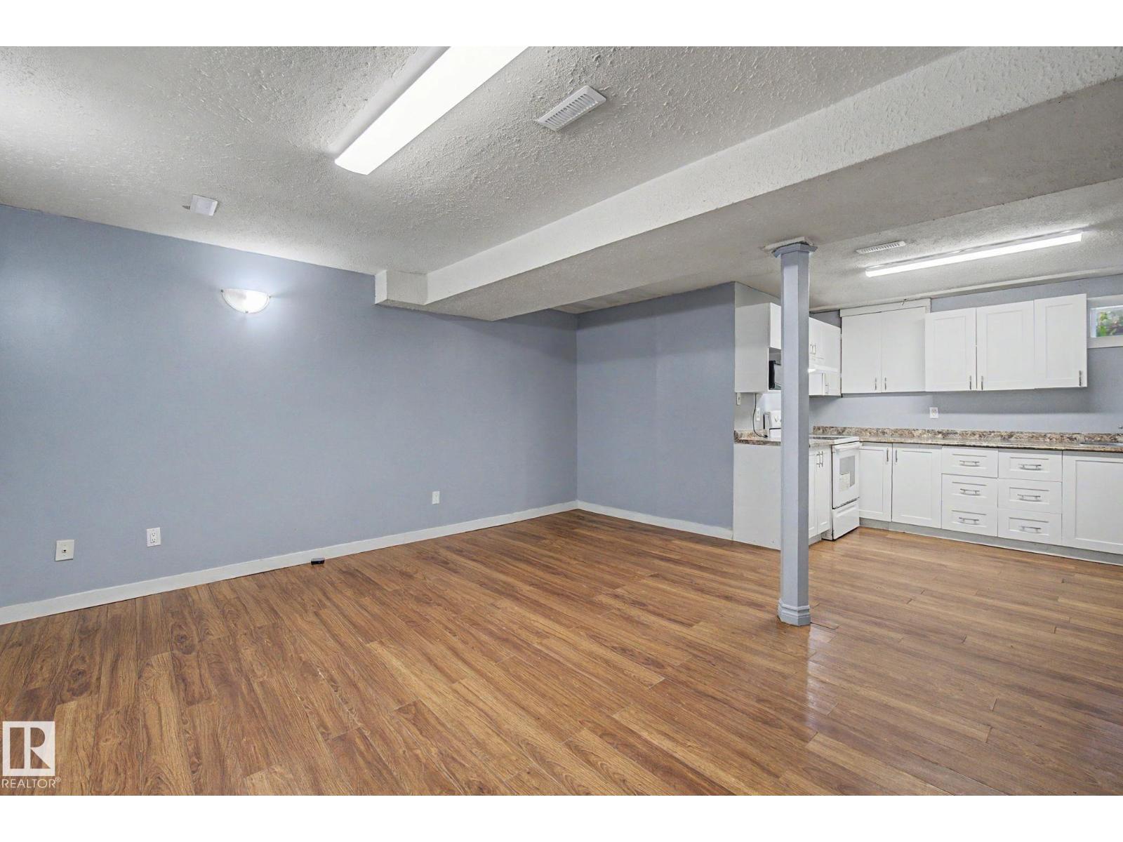 6237 13 AV NW - 28