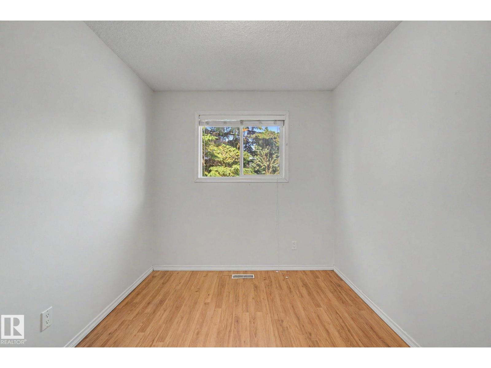 6237 13 AV NW - 18