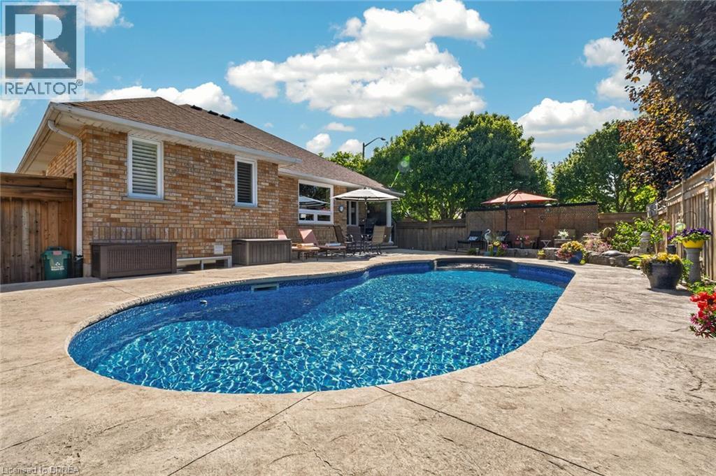 62 VARLEY Crescent - 11