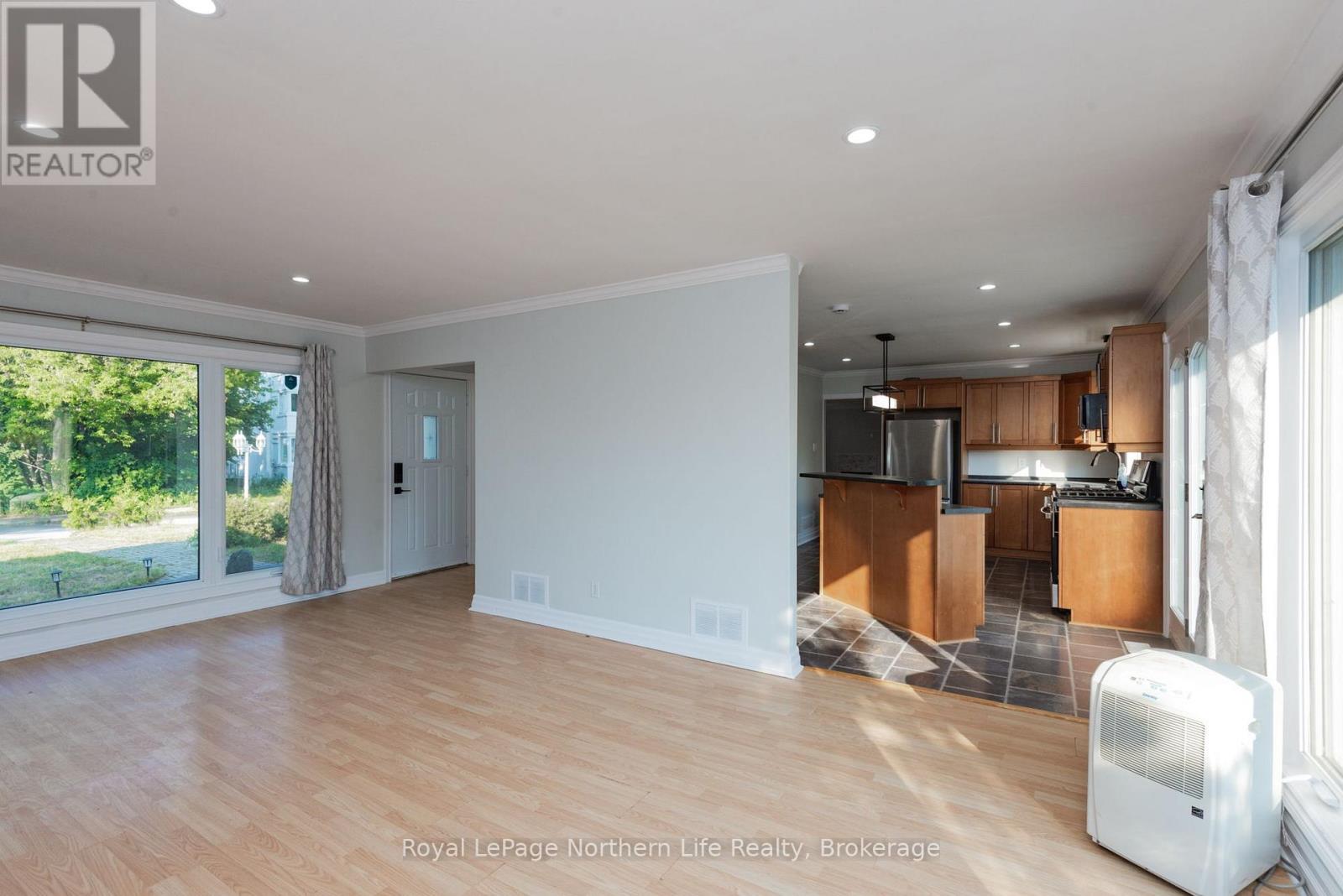 840 MCLAREN STREET - 24