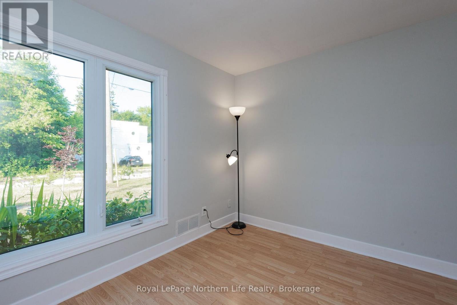 840 MCLAREN STREET - 15