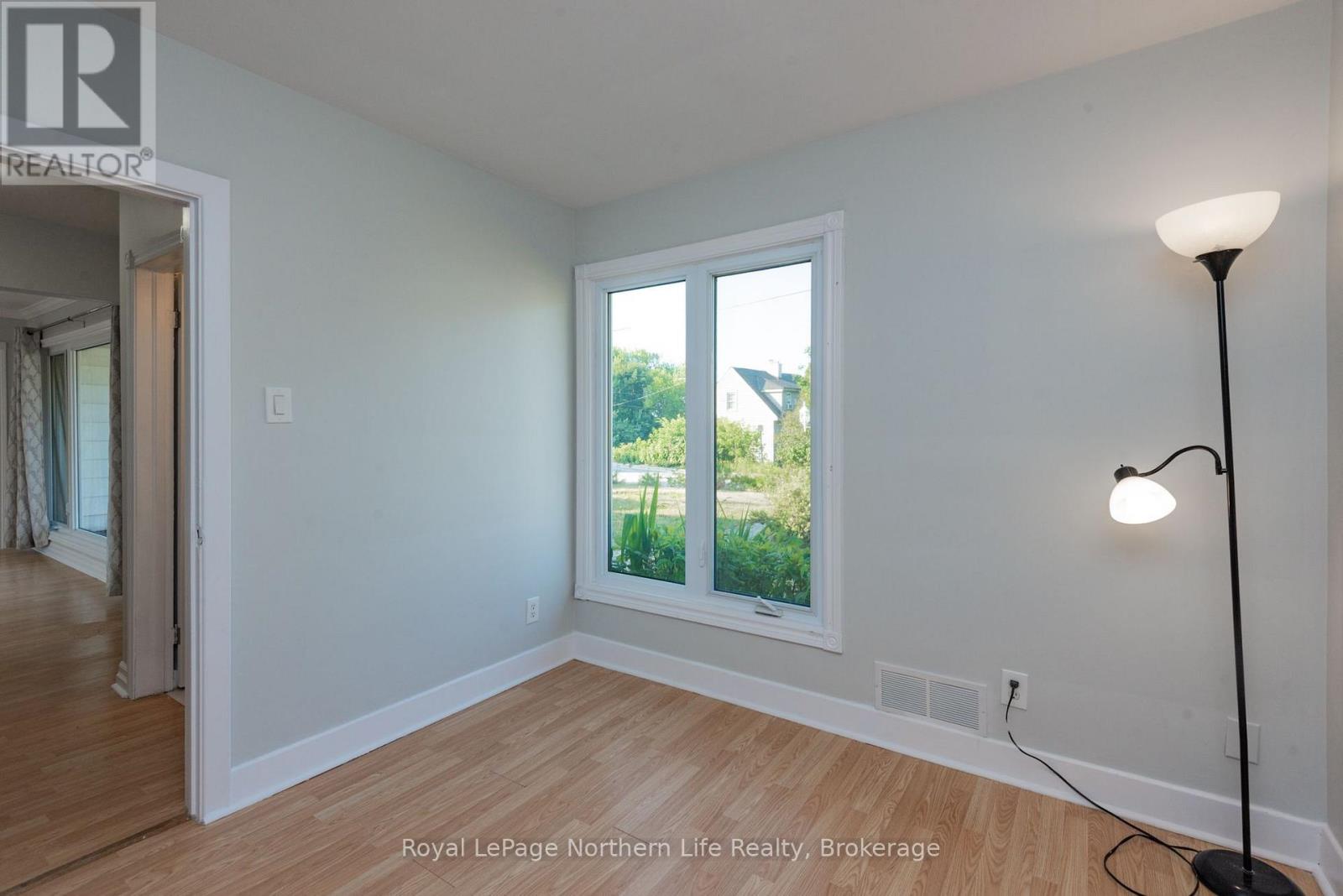 840 MCLAREN STREET - 16