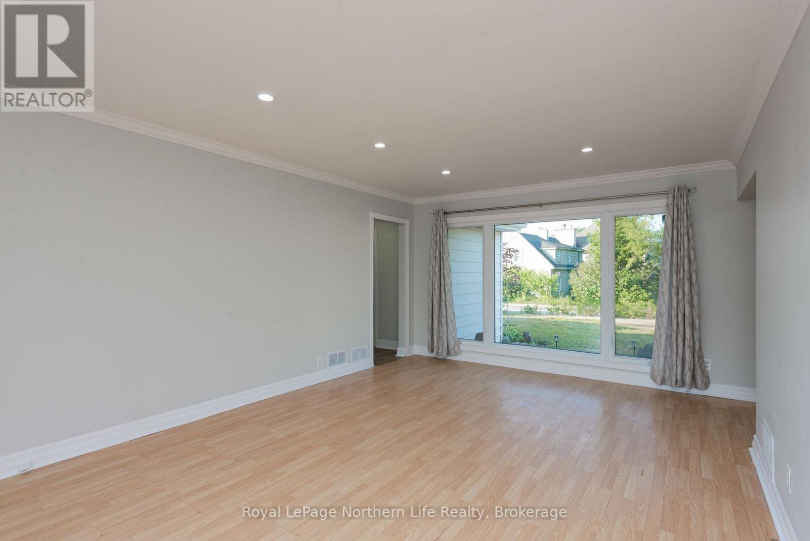 840 MCLAREN STREET - 22