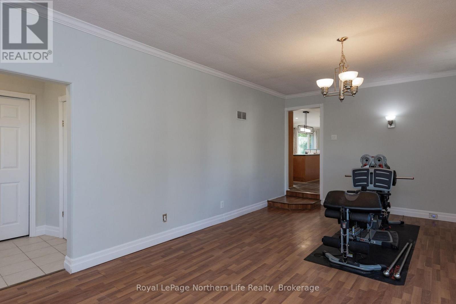 840 MCLAREN STREET - 30
