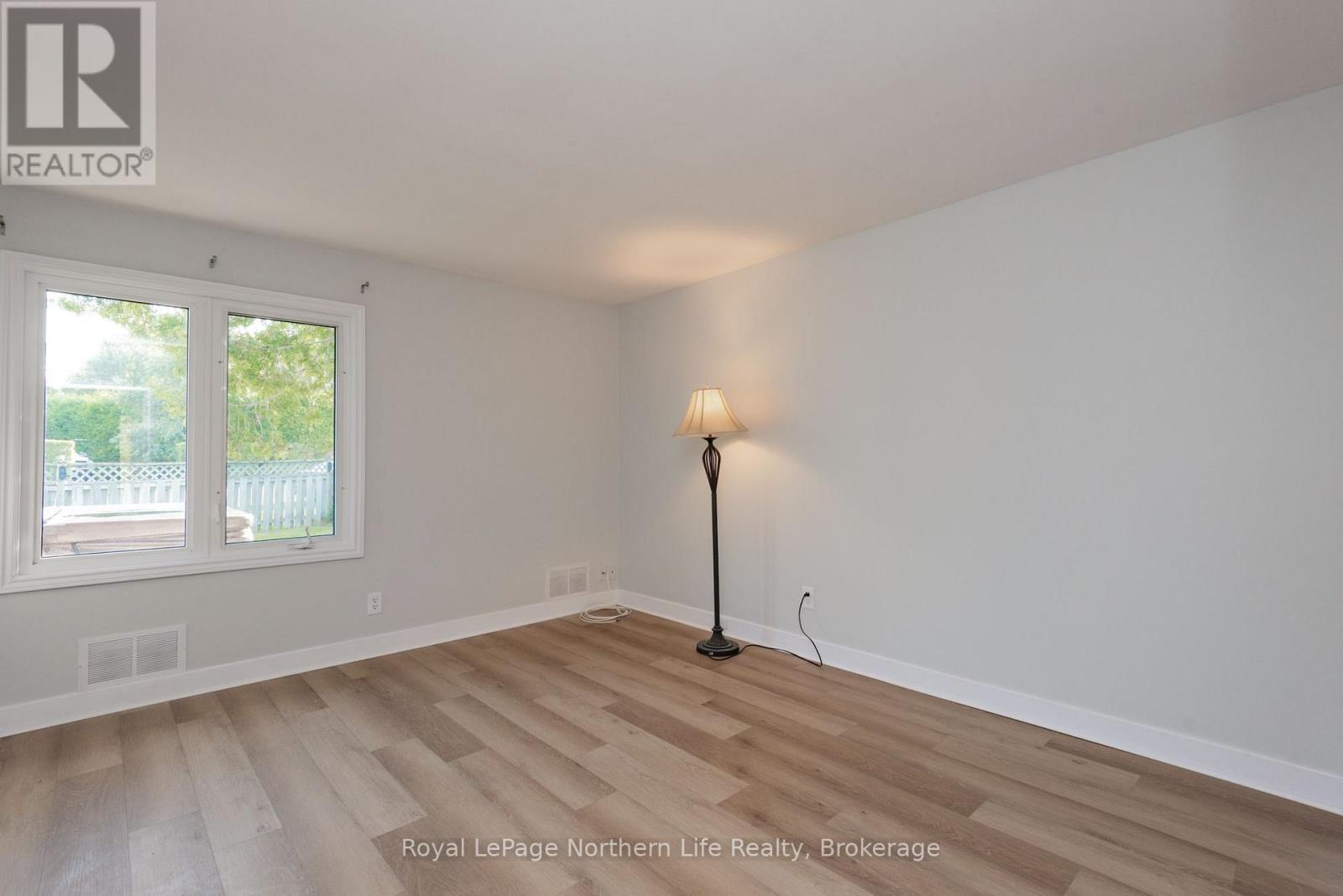 840 MCLAREN STREET - 39