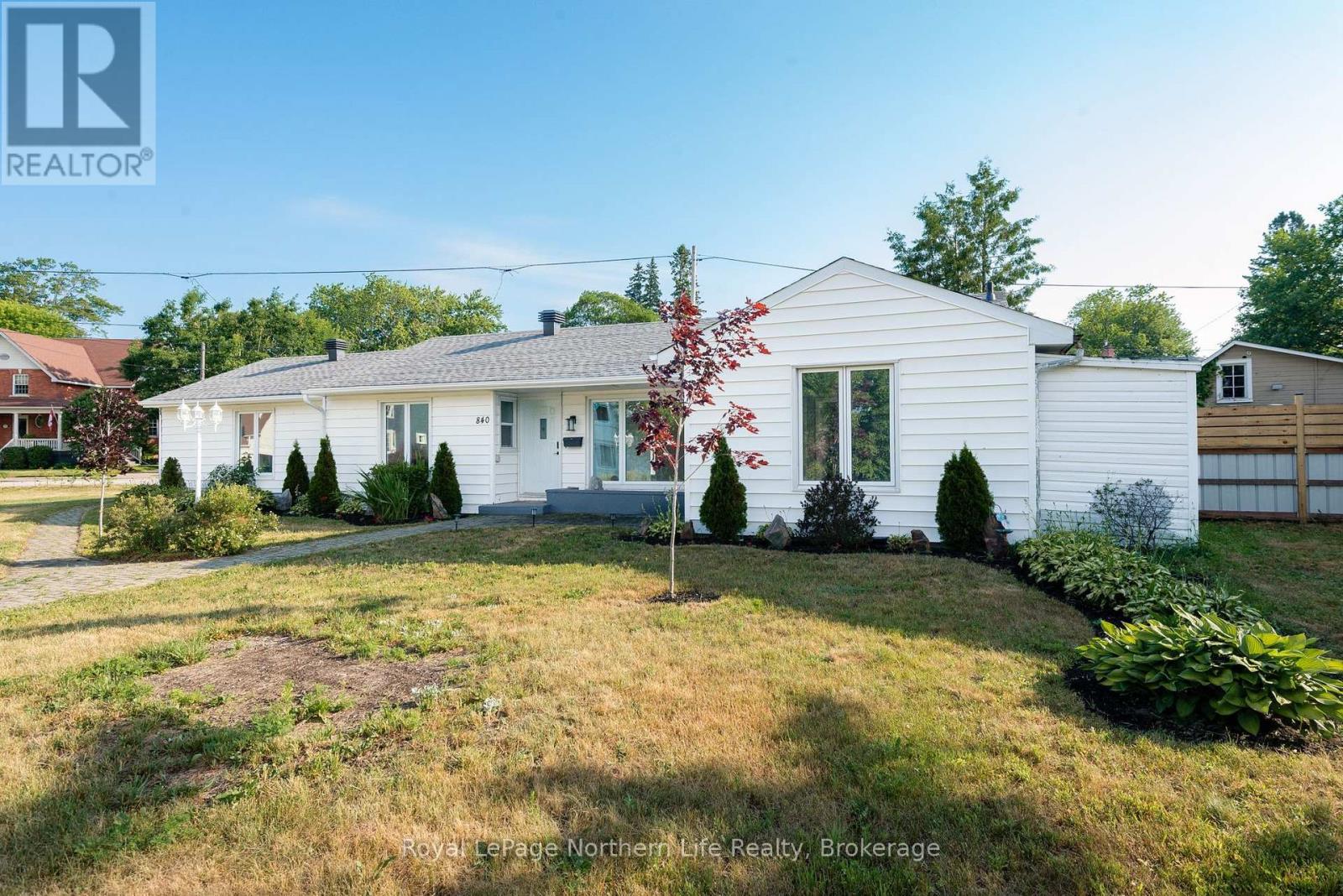 840 MCLAREN STREET - 7