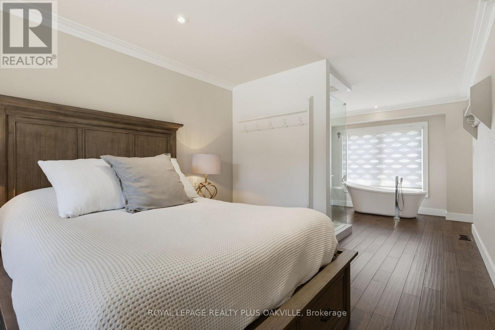 340 CLARENDON DRIVE - 19