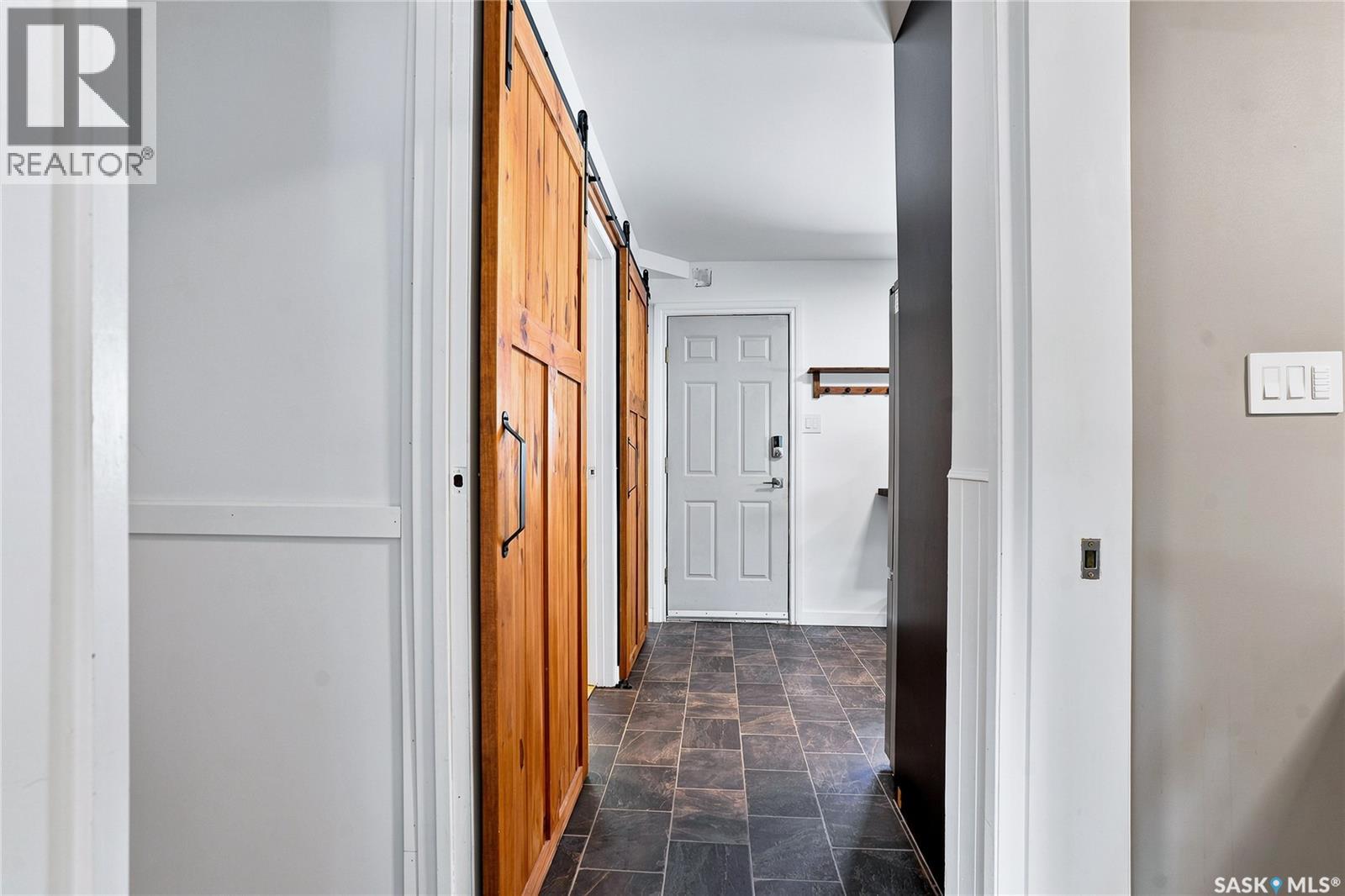 837 5th STREET E - Image 15