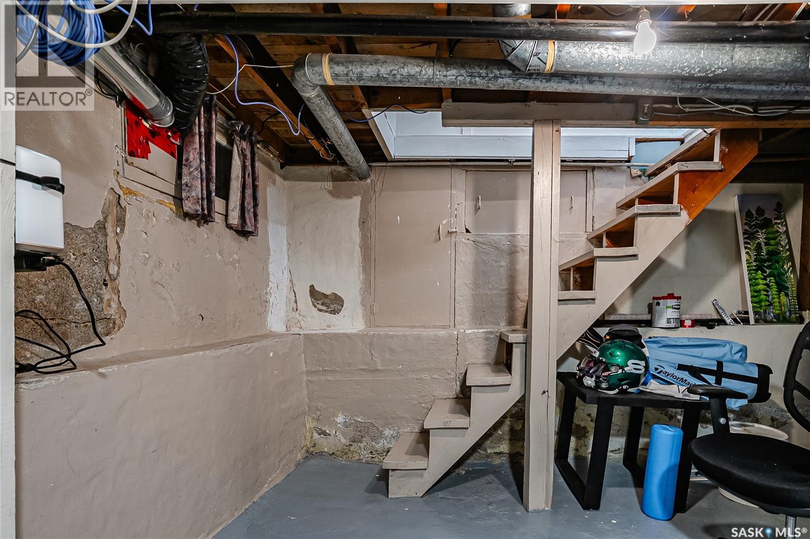 837 5th STREET E - Image 22
