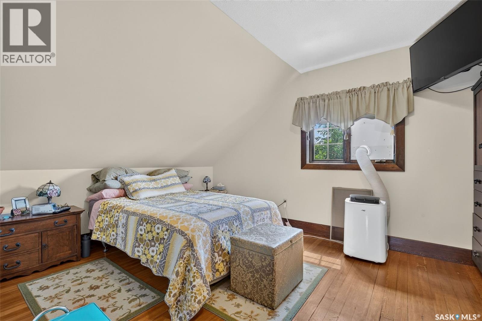 138 1st STREET S - Image 40