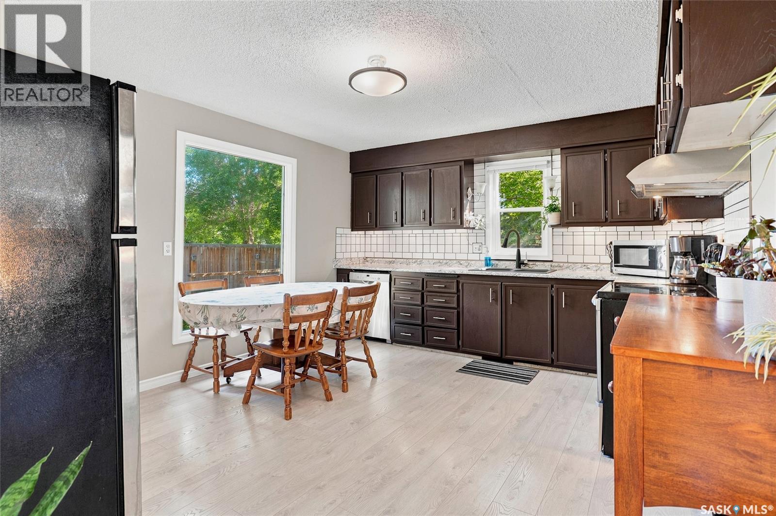 118 Evans STREET - 12