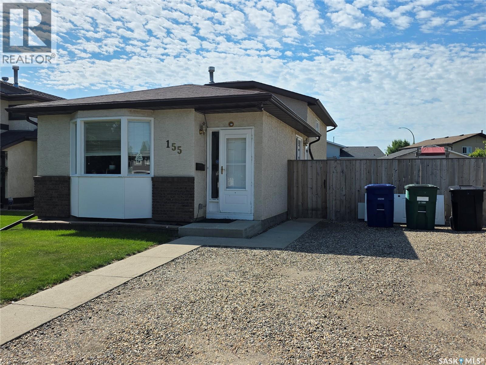 155 Carter CRESCENT - 1