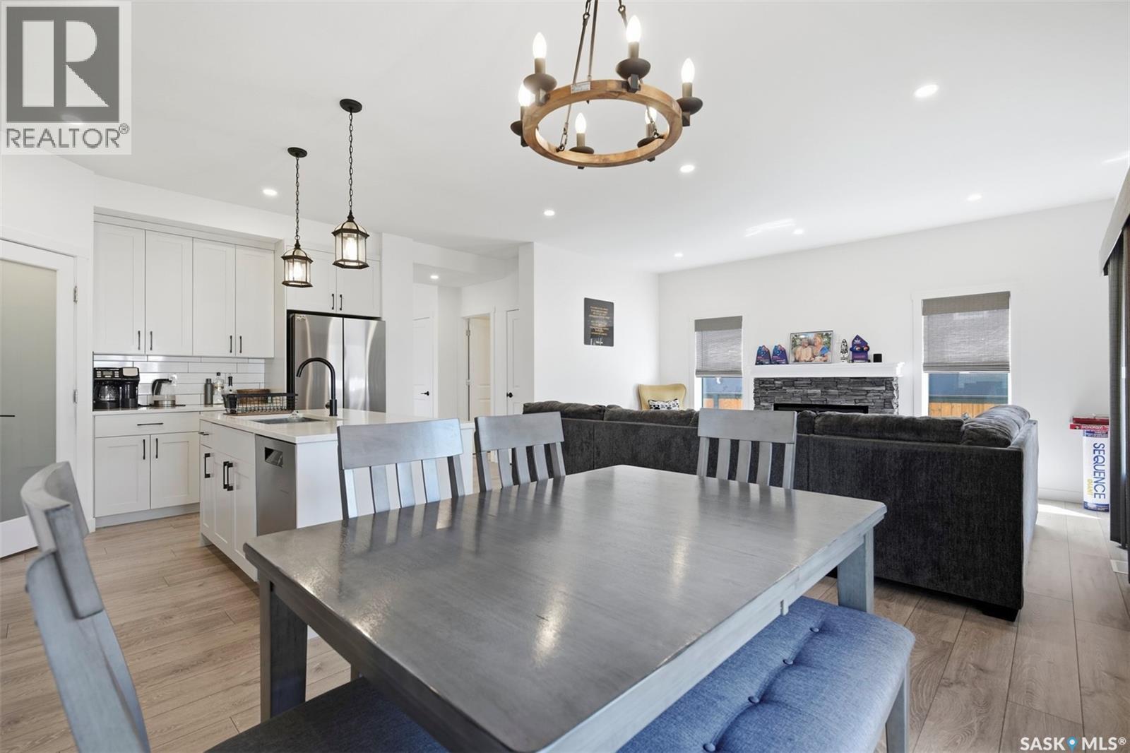 2435 Rosewood DRIVE - Image 11