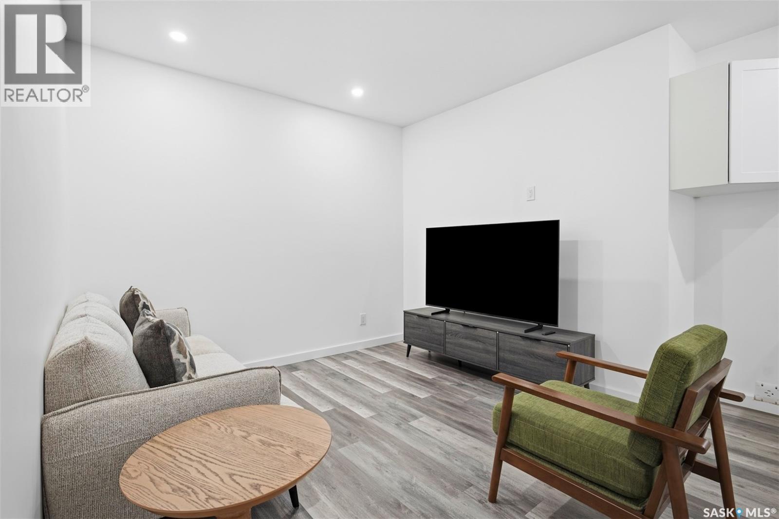 2435 Rosewood DRIVE - Image 27
