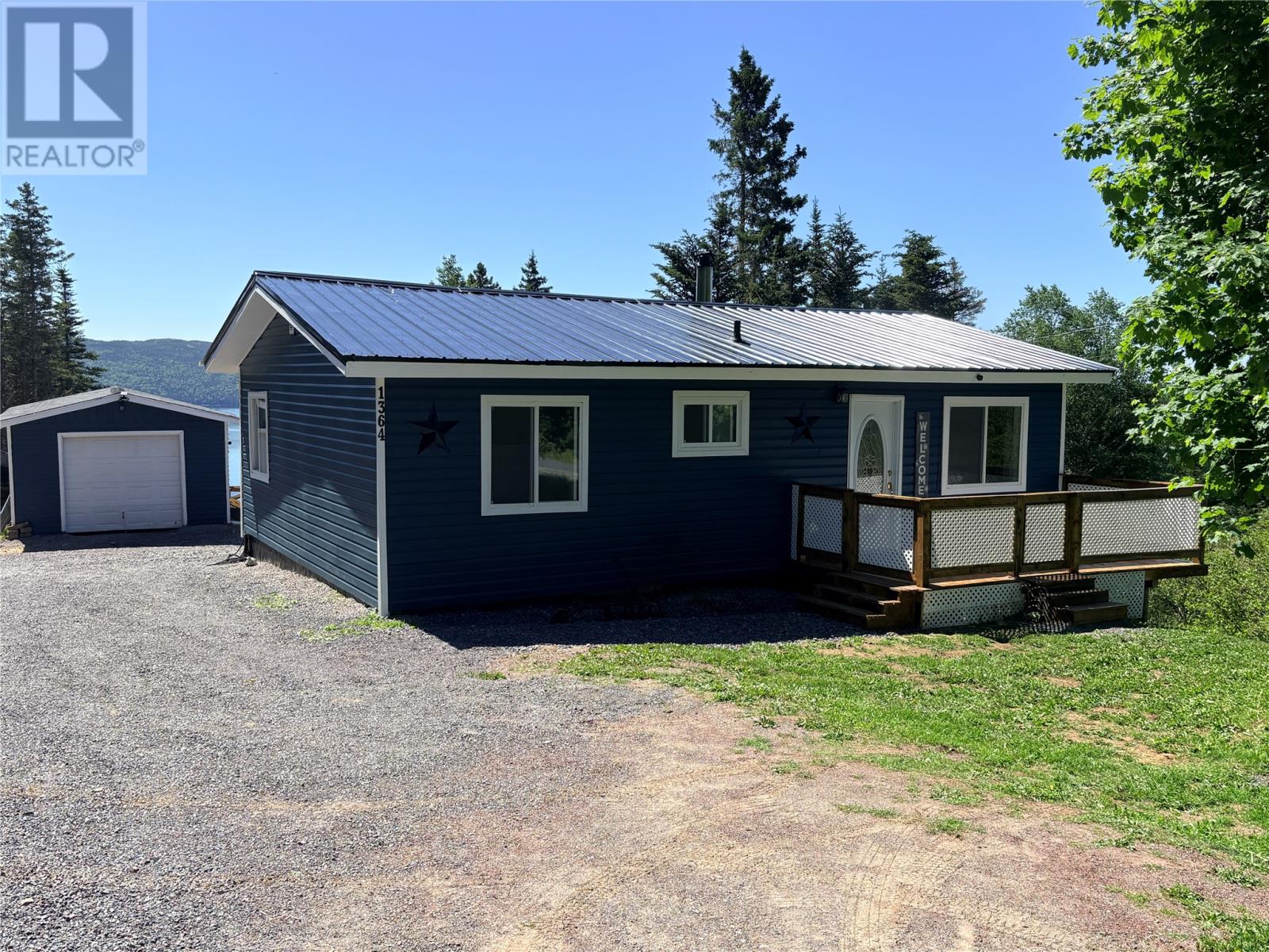 1364 Smith Sound Road - 1