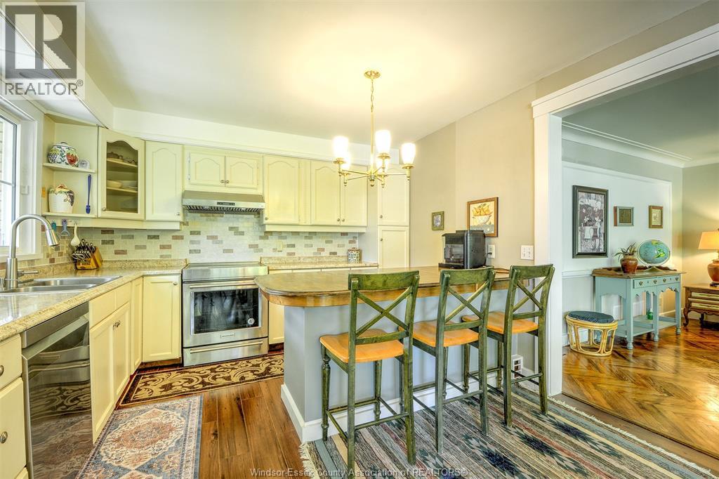 3567 HOWARD - 11