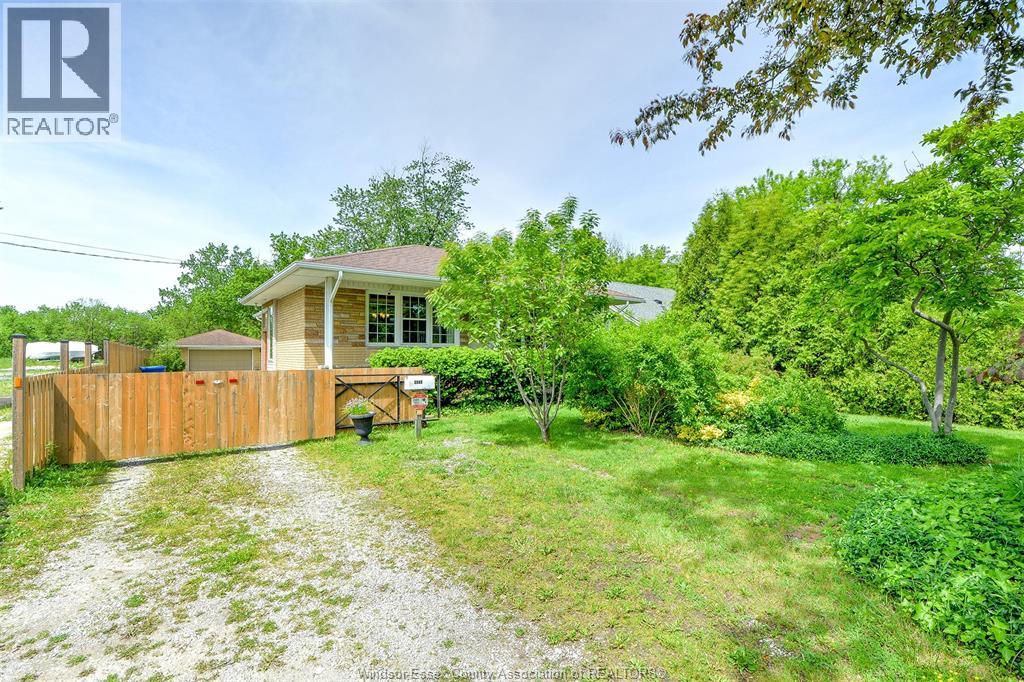 3567 HOWARD - 1