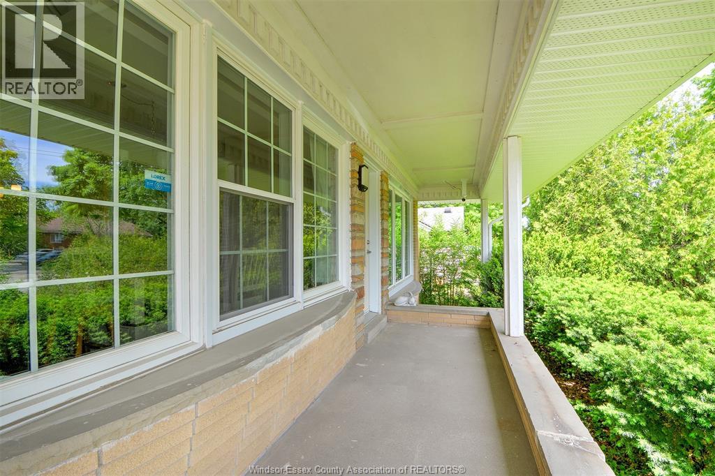 3567 HOWARD - 7