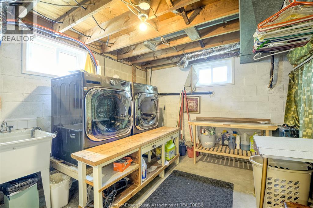 3567 HOWARD - 25