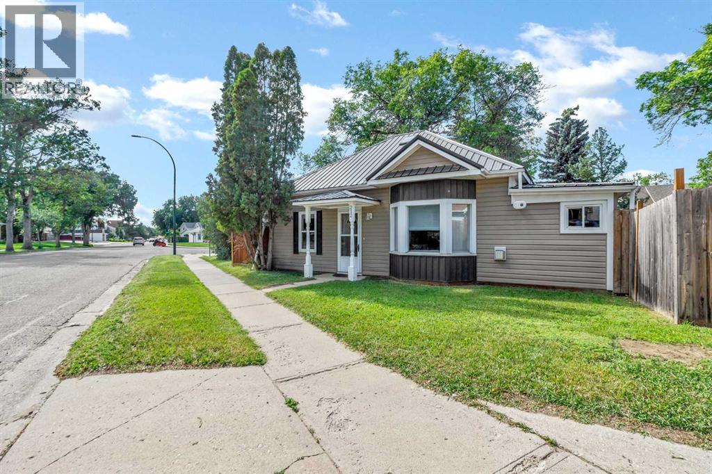212 6 Street SE - 3