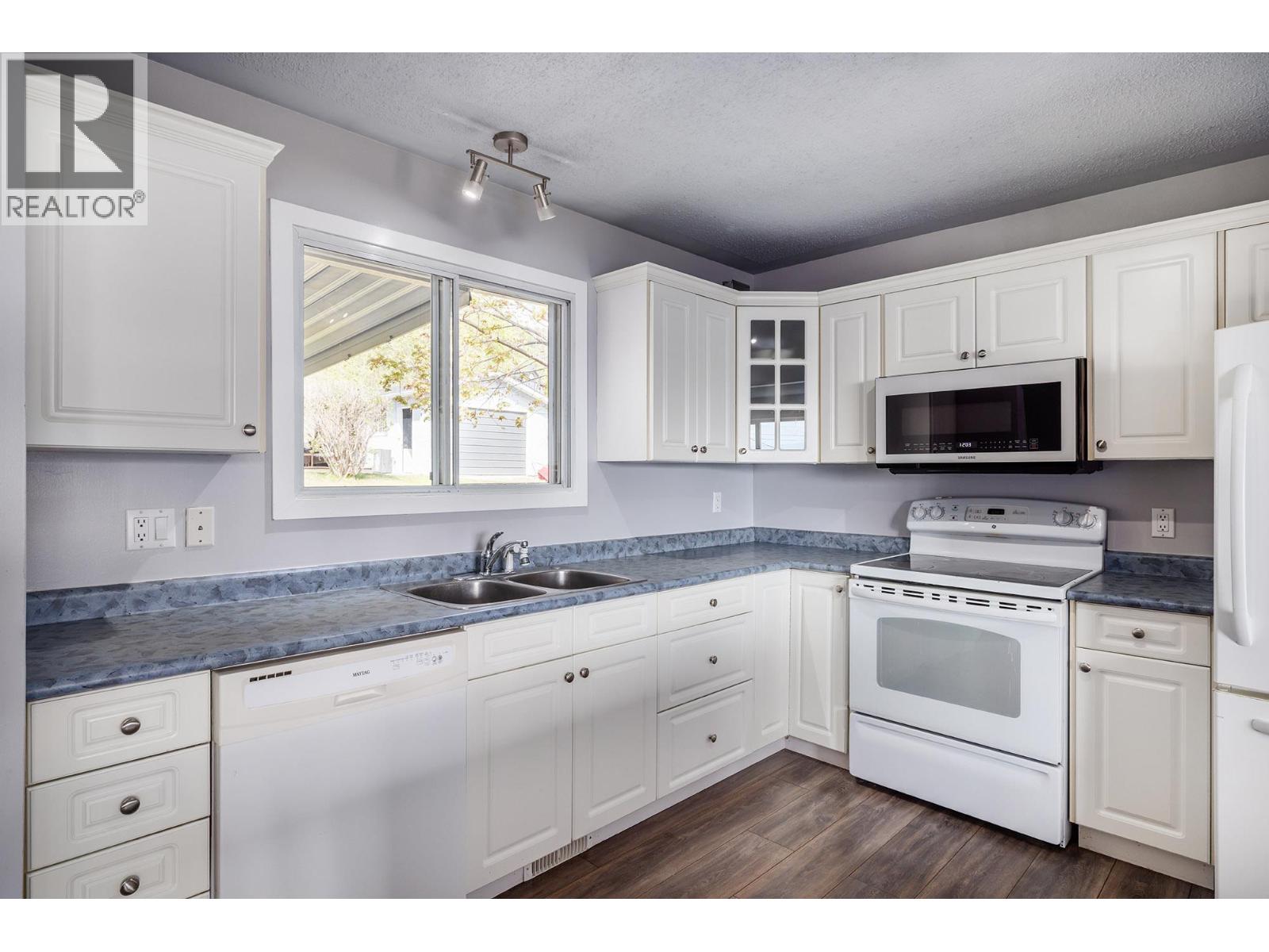 6132 Wilson Road - 4