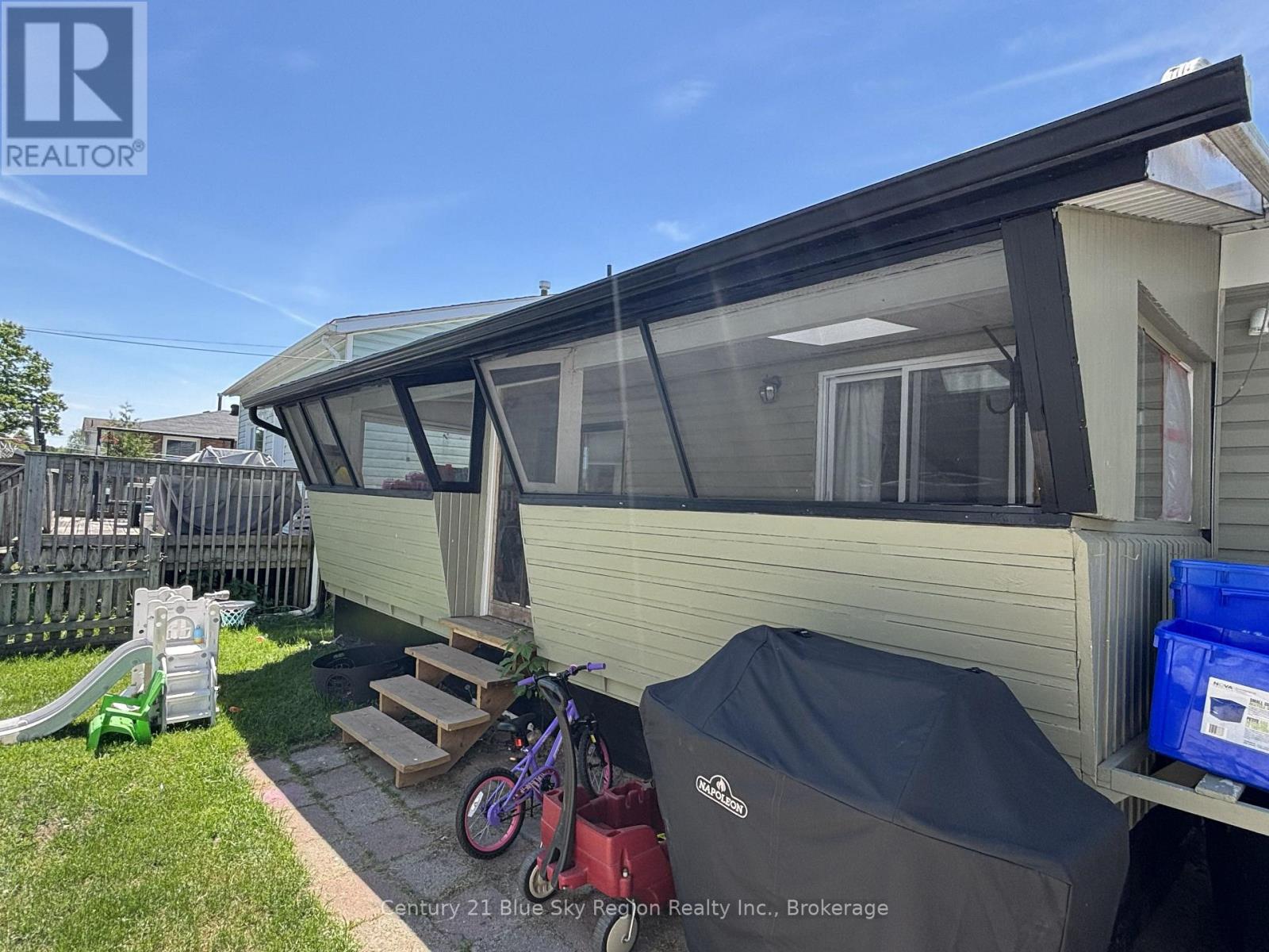 188 LEE AVENUE - 10