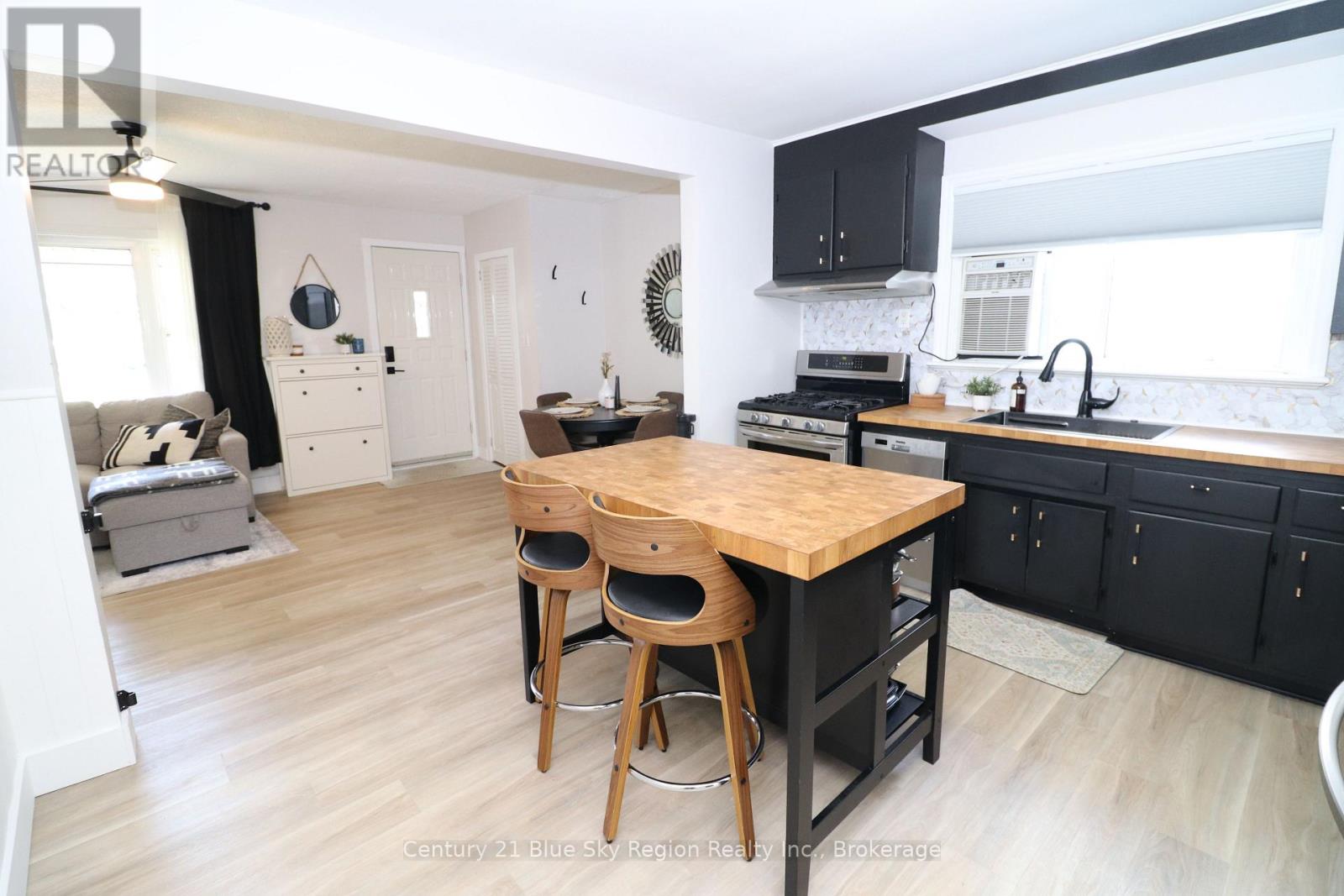 188 LEE AVENUE - 17