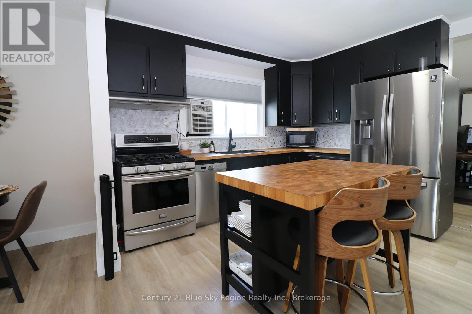 188 LEE AVENUE - 19