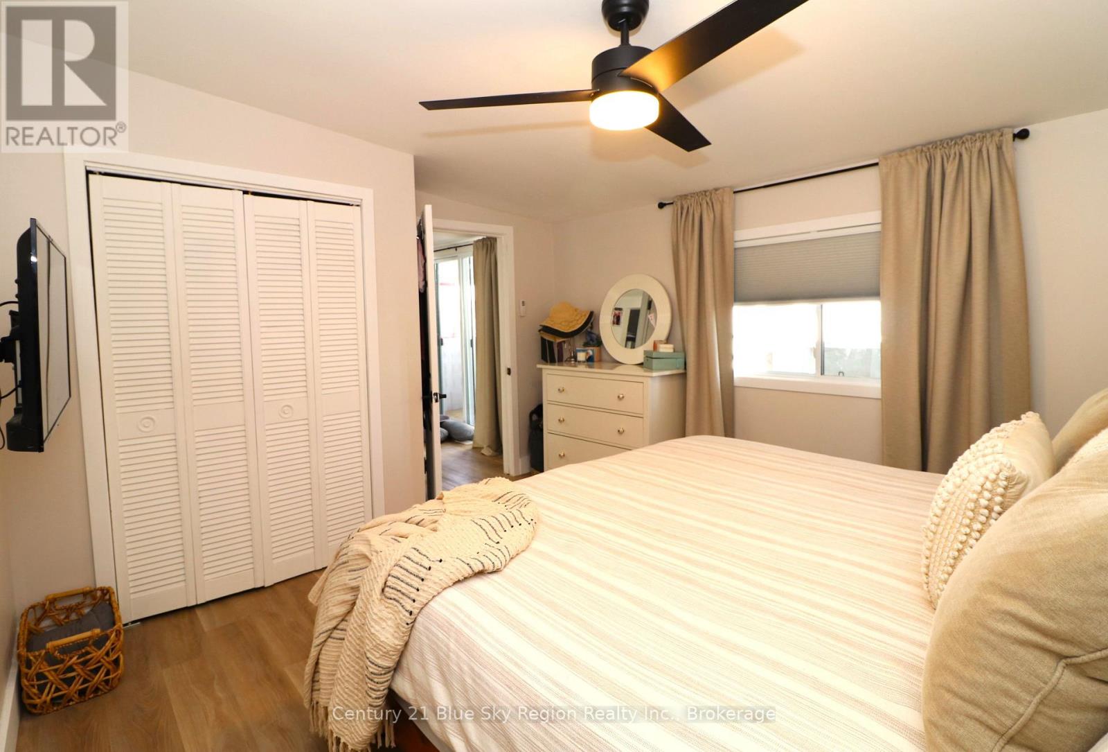188 LEE AVENUE - 23