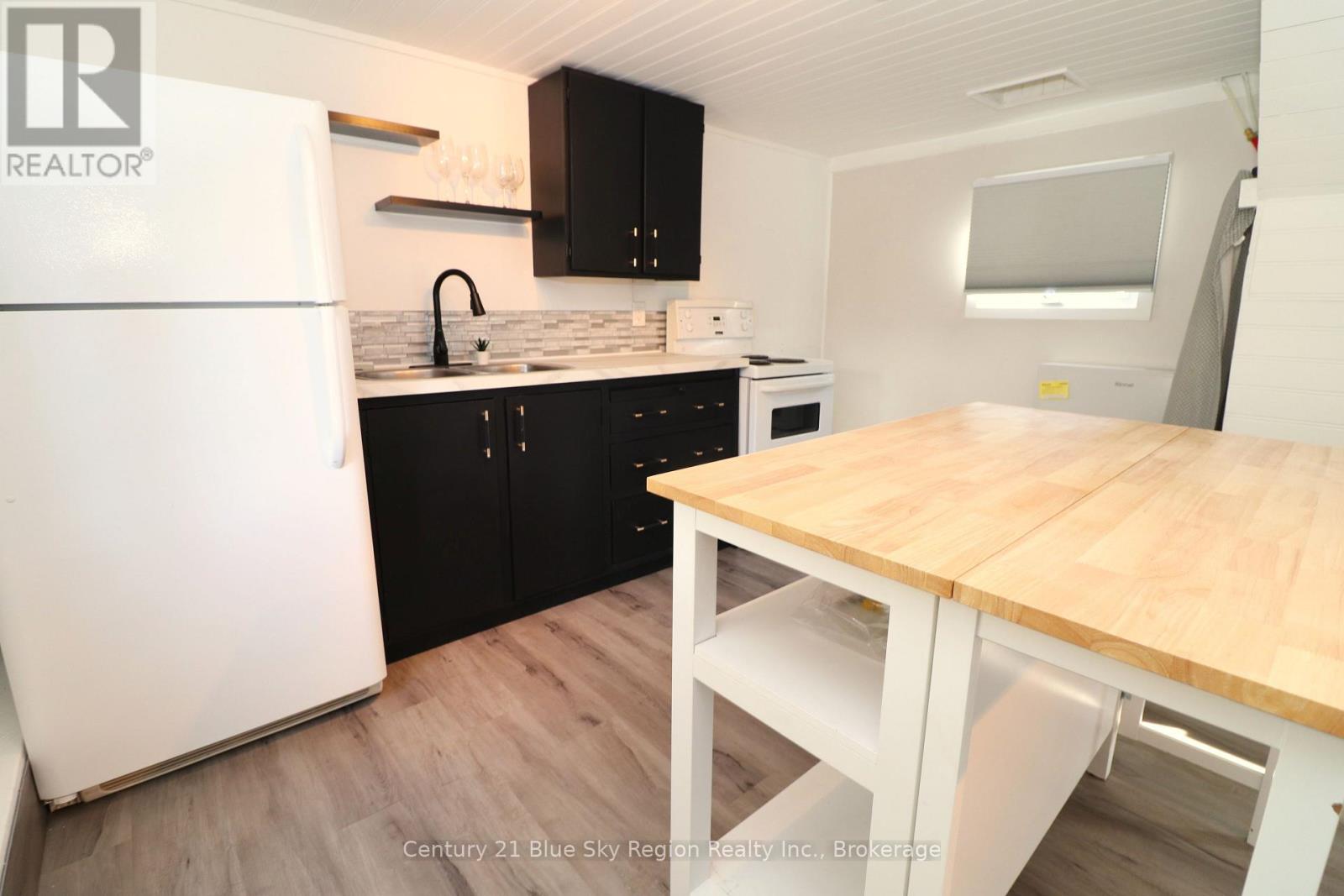 188 LEE AVENUE - 36