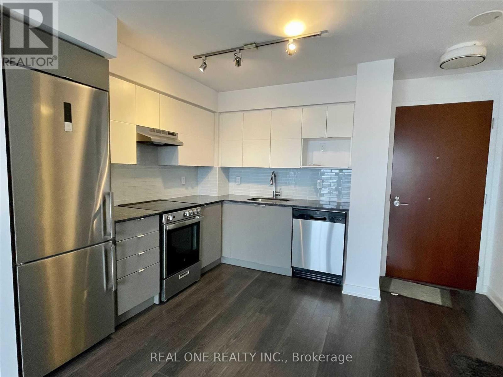 #914 120 VARNA DRIVE - 3