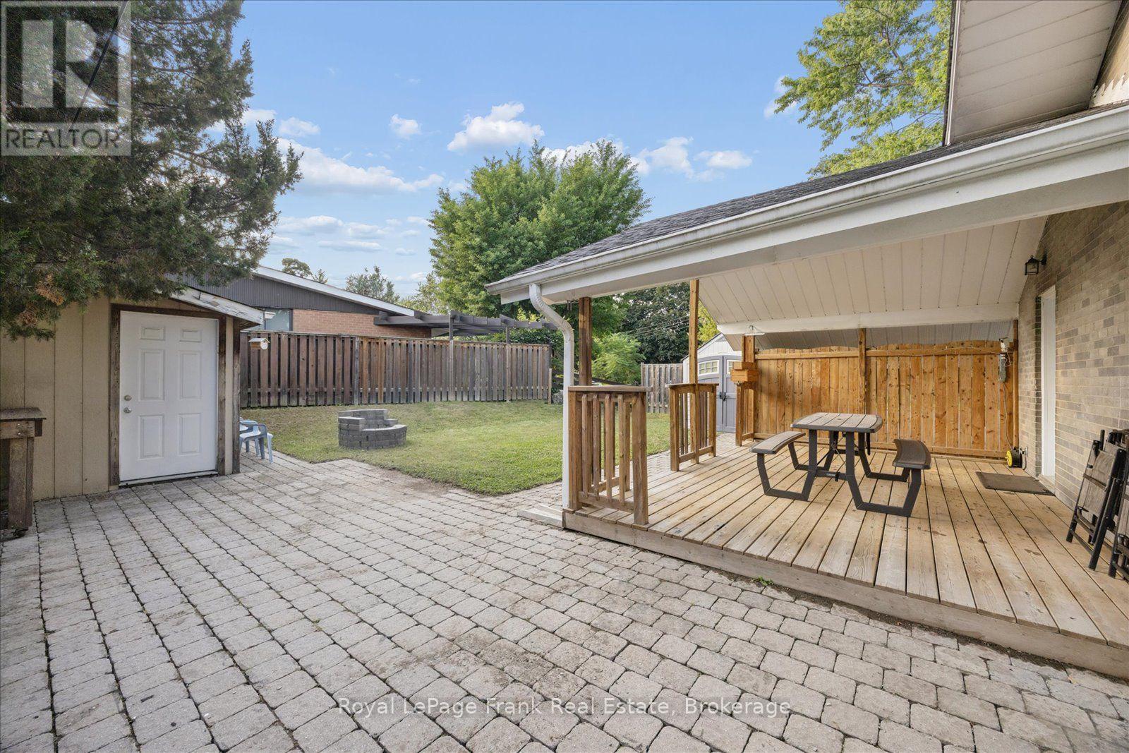 2 ROSSWOOD CRESCENT - 32