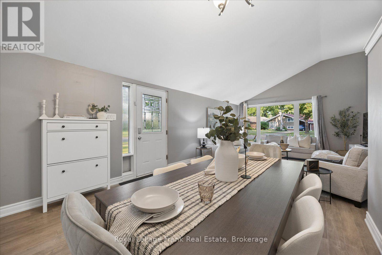 2 ROSSWOOD CRESCENT - 6