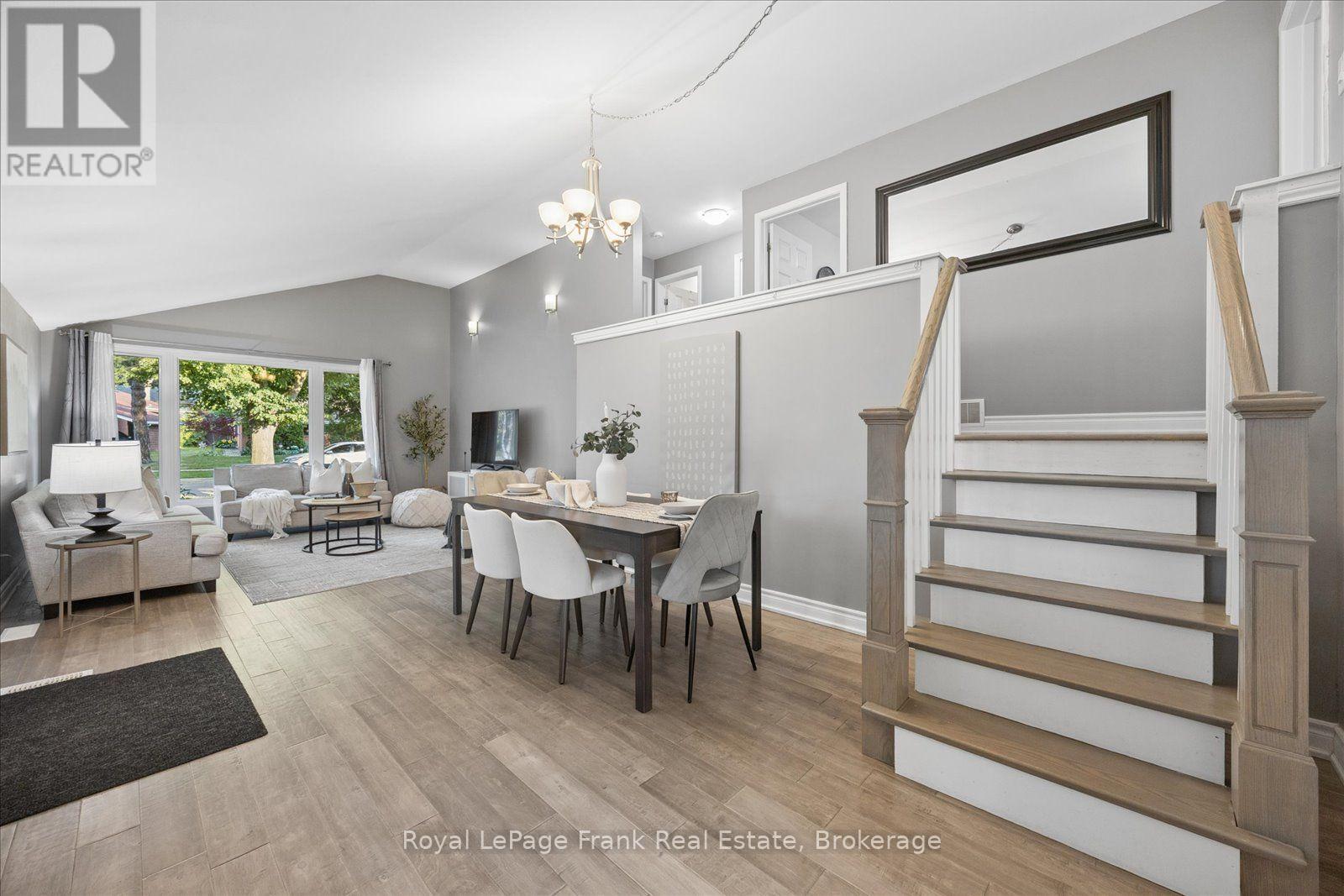 2 ROSSWOOD CRESCENT - 7