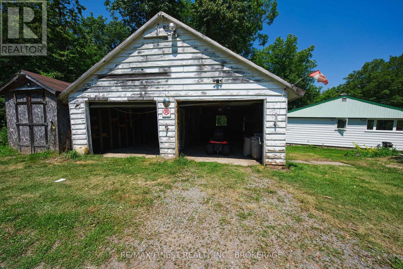 2221 BURBROOK ROAD - 25