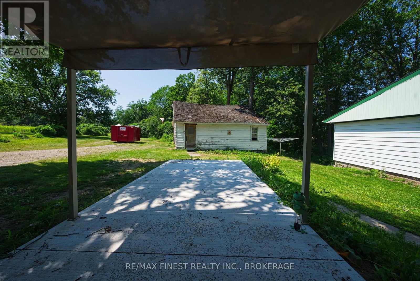 2221 BURBROOK ROAD - 27
