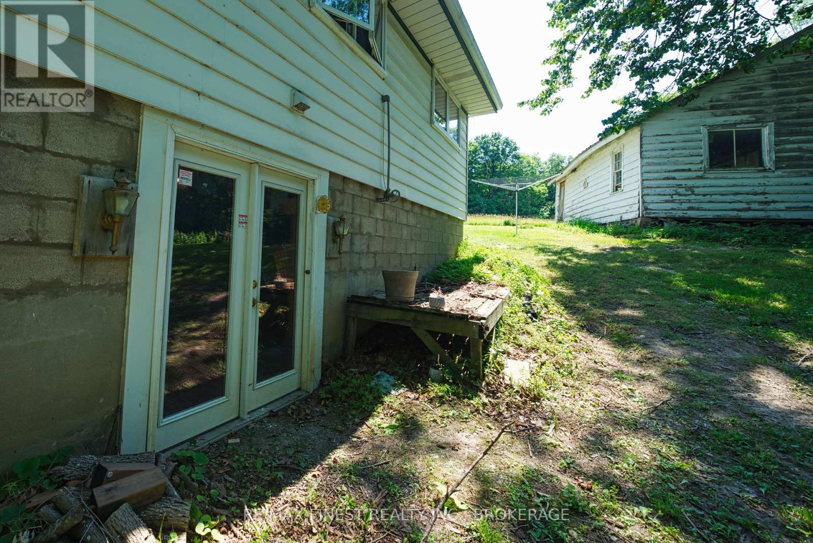 2221 BURBROOK ROAD - 3