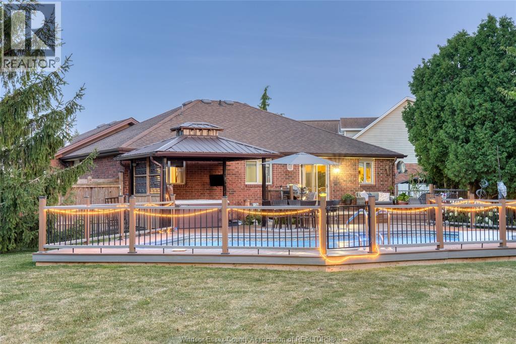 113 BEACH COURT - 15