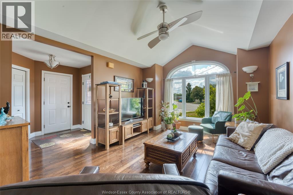 113 BEACH COURT - 25